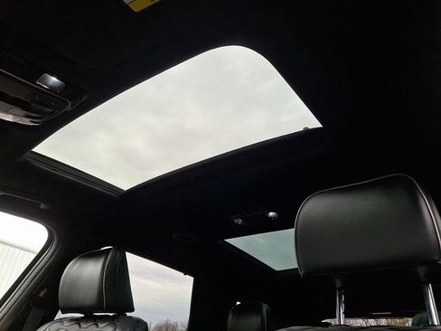 Used 2022 Hyundai Palisade Calligraphy image 17