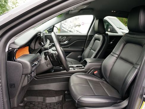 Used 2022 Lincoln Corsair Reserve image 12