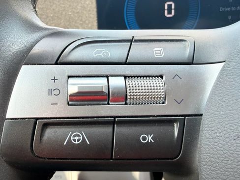 Used 2025 Hyundai Kona SEL FWD image 19