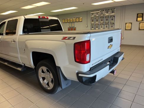 Used 2016 Chevrolet Silverado 1500 LTZ Z71 w/ LTZ Plus Package AWD/4WD image 8
