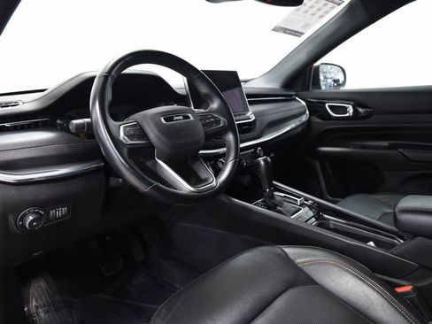 Used 2022 Jeep Compass Limited image 18