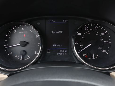 Used 2020 Nissan Rogue SV image 10