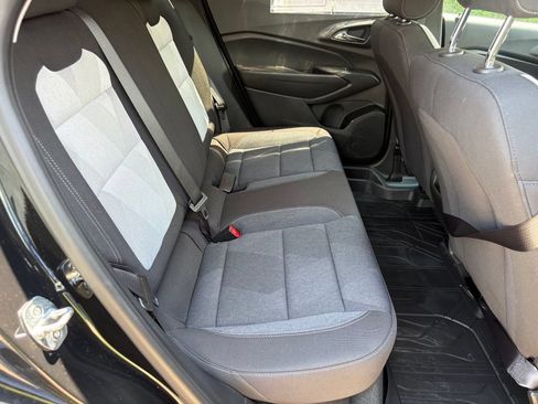 Used 2024 Chevrolet Trax LS w/ LS Convenience Package FWD image 32