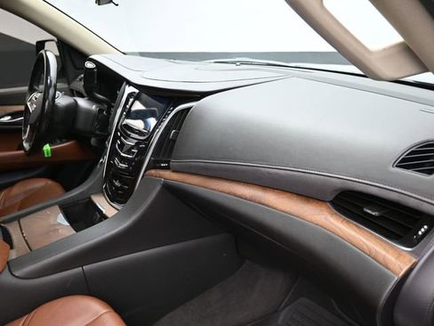 Used 2020 Cadillac Escalade Luxury AWD/4WD image 46