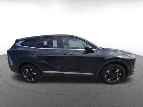 Used 2026 Kia Sportage LX AWD/4WD image 9