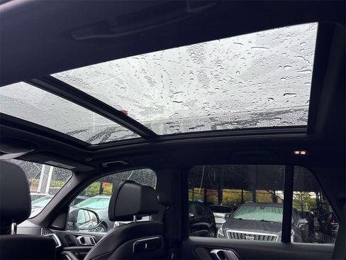 Used 2024 BMW X5 xDrive40i image 12