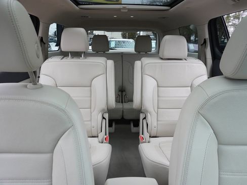 Used 2020 GMC Acadia Denali w/ Denali Ultimate Package image 50