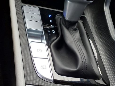 Used 2025 Hyundai Elantra Limited FWD image 22
