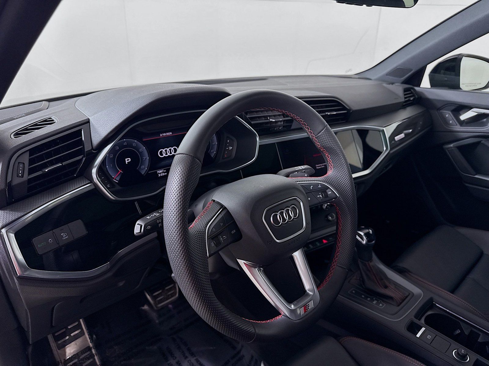 Used 2025 Audi Q3 2.0T Premium Plus w/ Premium Plus Package AWD/4WD image 4