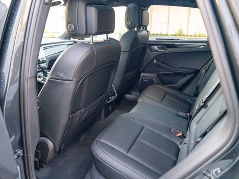 Certified 2026 Porsche Macan AWD/4WD image 23