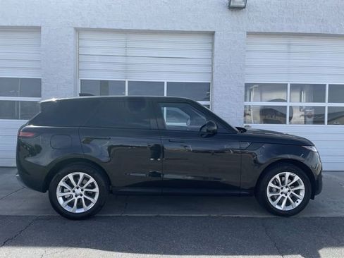 Used 2025 Land Rover Range Rover Sport SE image 1