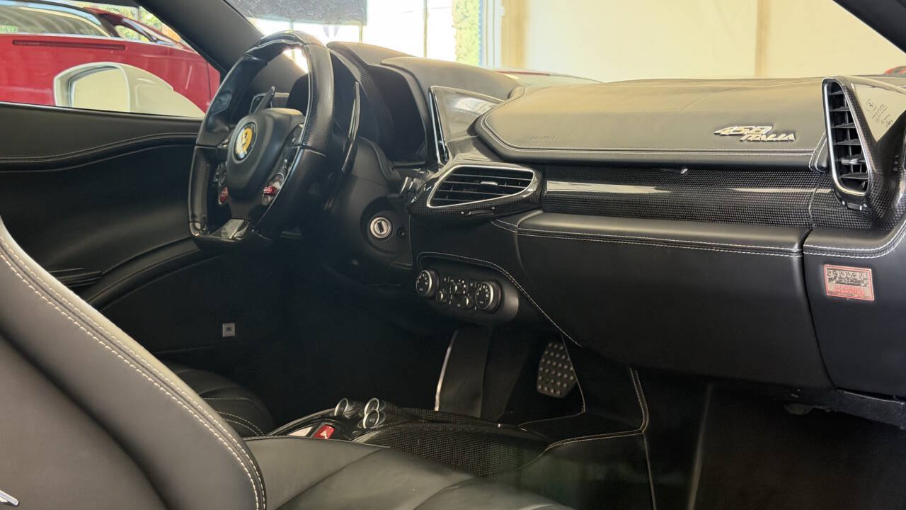 Used 2012 Ferrari 458 Italia Coupe RWD image 18