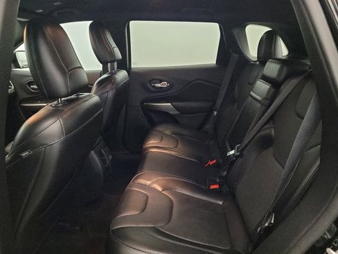 Used 2019 Jeep Cherokee High Altitude AWD/4WD image 18