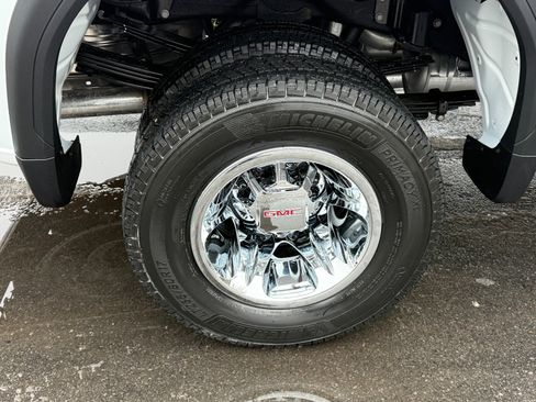 New 2026 GMC Sierra 3500 SLE w/ Preferred Package image 11