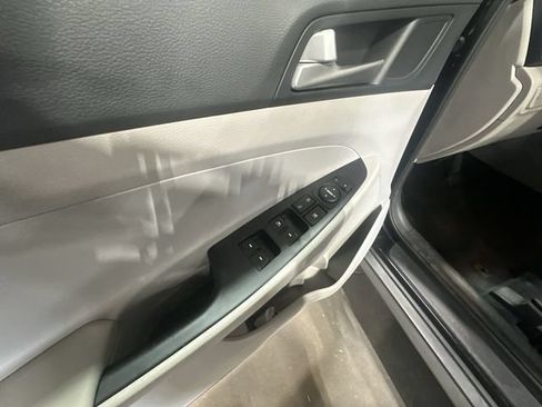 Used 2021 Hyundai Tucson SEL FWD image 19