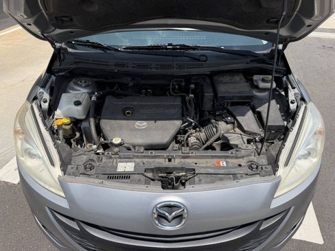 Used 2012 MAZDA MAZDA5 Touring w/ Moonroof & Audio Pkg FWD image 34