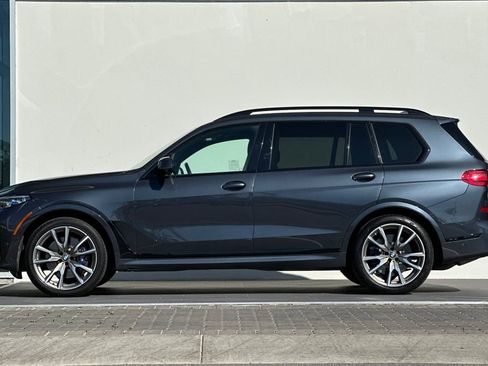 Used 2022 BMW X7 M50i image 6