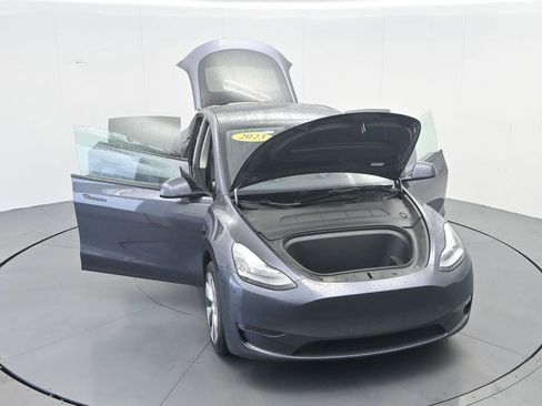 Used 2023 Tesla Model Y Long Range image 31
