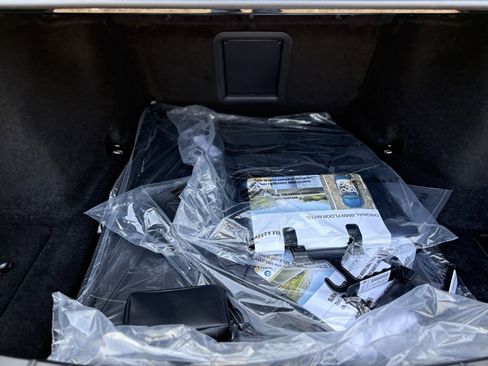 Used 2025 BMW 760i xDrive image 27