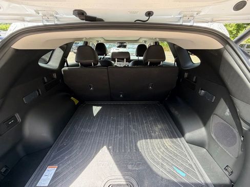 Certified 2025 Hyundai Tucson Limited AWD/4WD image 10