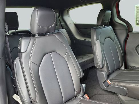 New 2027 Chrysler Pacifica Select FWD image 19