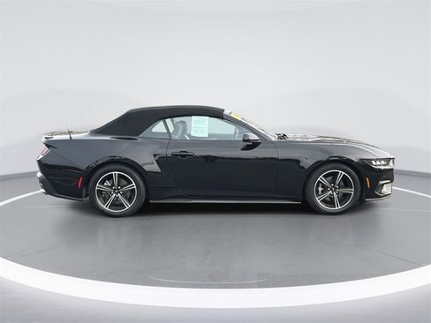 Used 2024 Ford Mustang Premium image 3