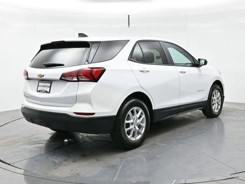 Used 2023 Chevrolet Equinox LS w/ LS Convenience Package image 7
