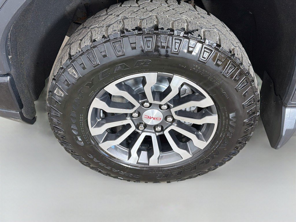 Used 2022 GMC Sierra 1500 AT4 w/ Technology Package AWD/4WD image 19