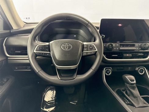 Certified 2025 Toyota Grand Highlander AWD image 33