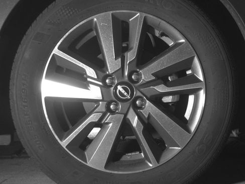 Used 2025 Nissan Versa SV image 13