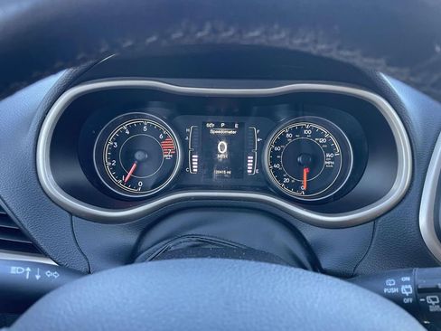 Used 2016 Jeep Cherokee Sport image 33