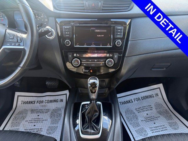 Used 2020 Nissan Rogue SV FWD image 12
