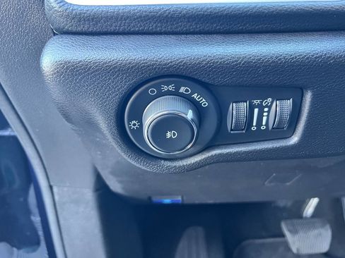 Used 2023 Chrysler Pacifica Touring-L w/ S Appearance Package image 22