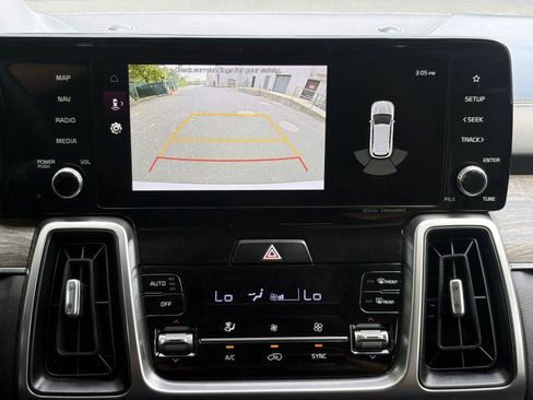 Certified 2023 Kia Sorento S w/ Panoramic Sunroof Package AWD/4WD image 16