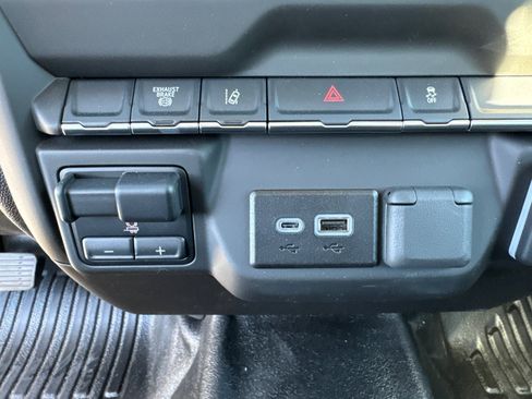 New 2025 GMC Sierra 3500 Pro w/ Fleet Convenience Package image 24