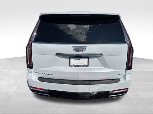 Certified 2026 Cadillac Escalade Luxury w/ LPO, Radiant Package AWD/4WD image 5