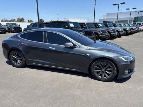 Used 2018 Tesla Model S AWD image 11