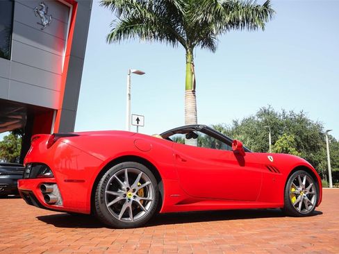 Certified 2014 Ferrari California image 25