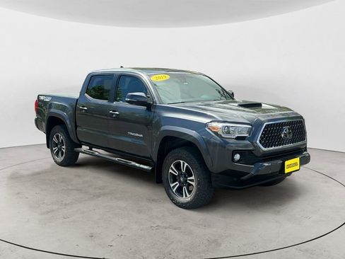 Used 2019 Toyota Tacoma TRD Sport AWD/4WD image 7