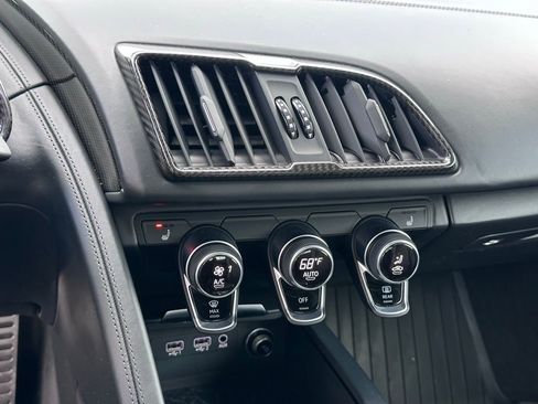 Used 2018 Audi R8 V10 plus image 17