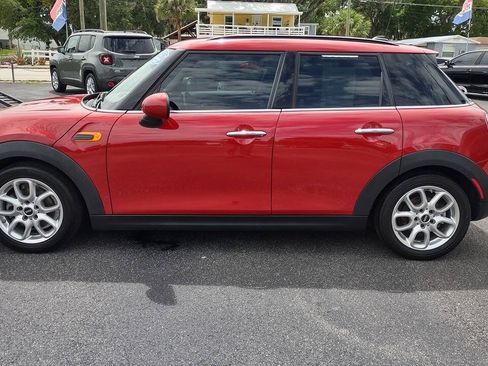 Used 2018 MINI Cooper 4-Door Hardtop FWD image 6