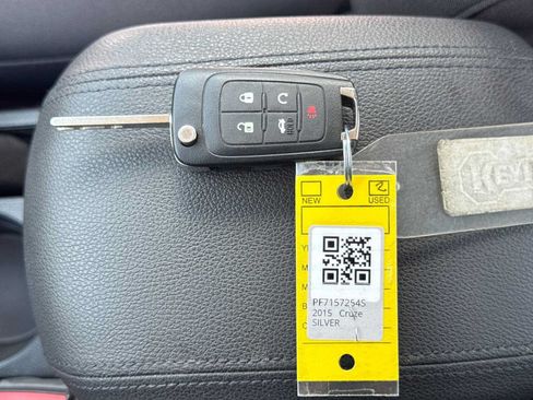 Used 2015 Chevrolet Cruze LT w/ Sun And Sound Package FWD image 31