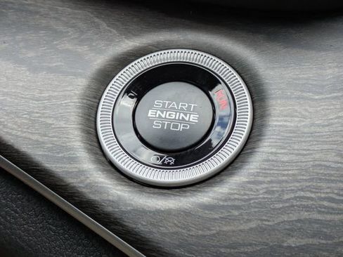 New 2025 Jeep Grand Cherokee Limited w/ Black Appearance Package image 25