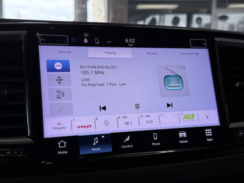 Used 2022 Chrysler Pacifica Touring-L image 47