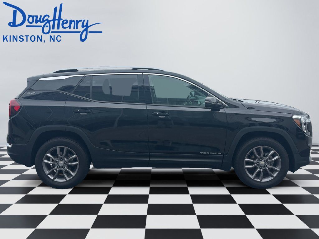 Used 2023 GMC Terrain SLT w/ Infotainment Package II AWD/4WD image 6
