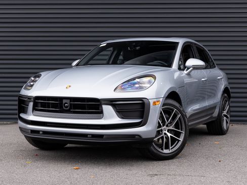 Certified 2026 Porsche Macan image 1
