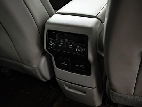 Used 2020 GMC Acadia SLT FWD image 35
