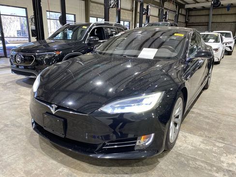 Used 2016 Tesla Model S AWD image 17