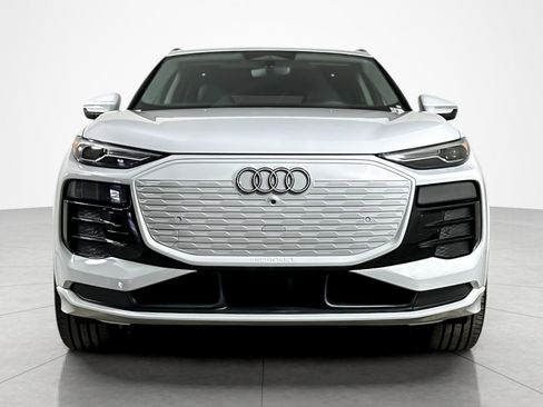 Used 2025 Audi Q6 e-tron Premium w/ Convenience Package image 8