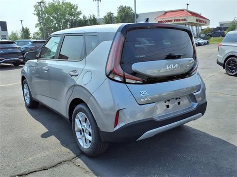 Used 2025 Kia Soul LX w/ LX Technology Package image 5